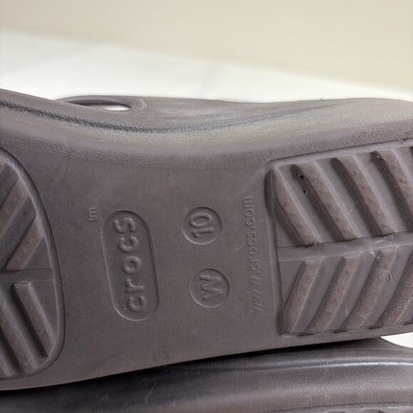 Crocs Womens Size 10 Sanrah Hammered Gold Circle Medallion Brown Sandal Slides - Picture 10 of 15